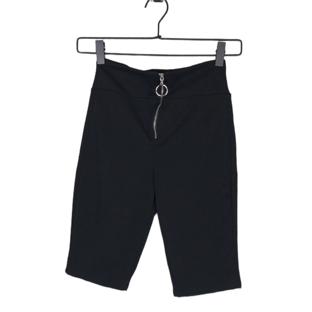 Zipper front black bermuda bike short